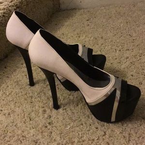 Black and White Platforms